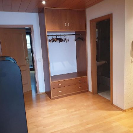 קונסטנץ Wohnung Fuer 4 Personen, 2 Schlafzimmer, 2 Parkplaetze, Wlan מראה חיצוני תמונה
