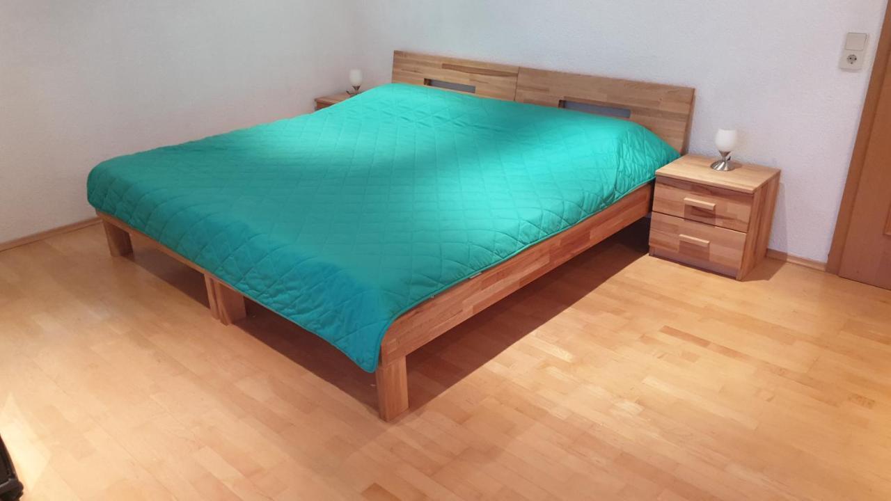 קונסטנץ Wohnung Fuer 4 Personen, 2 Schlafzimmer, 2 Parkplaetze, Wlan מראה חיצוני תמונה