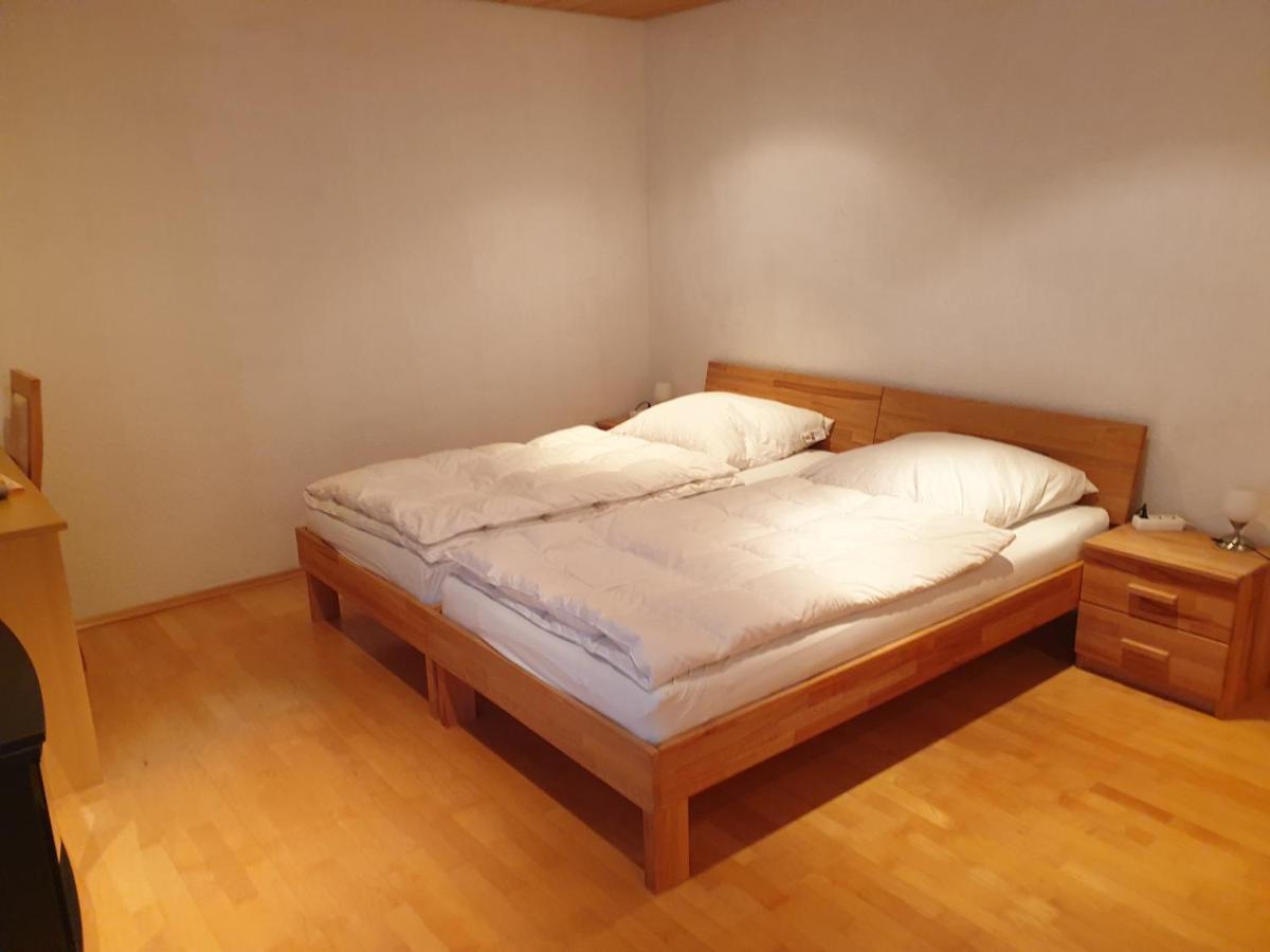 קונסטנץ Wohnung Fuer 4 Personen, 2 Schlafzimmer, 2 Parkplaetze, Wlan מראה חיצוני תמונה